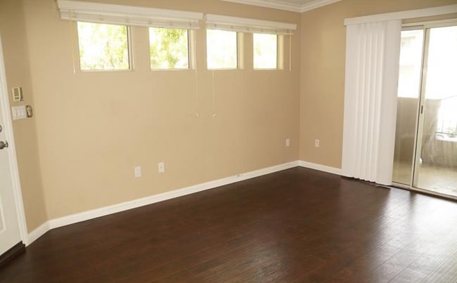 Building Photo - 4400 S Jones Blvd