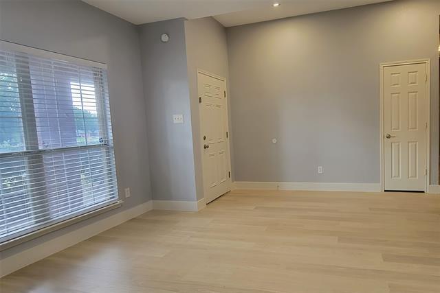 Building Photo - 424 Ambrose Dr