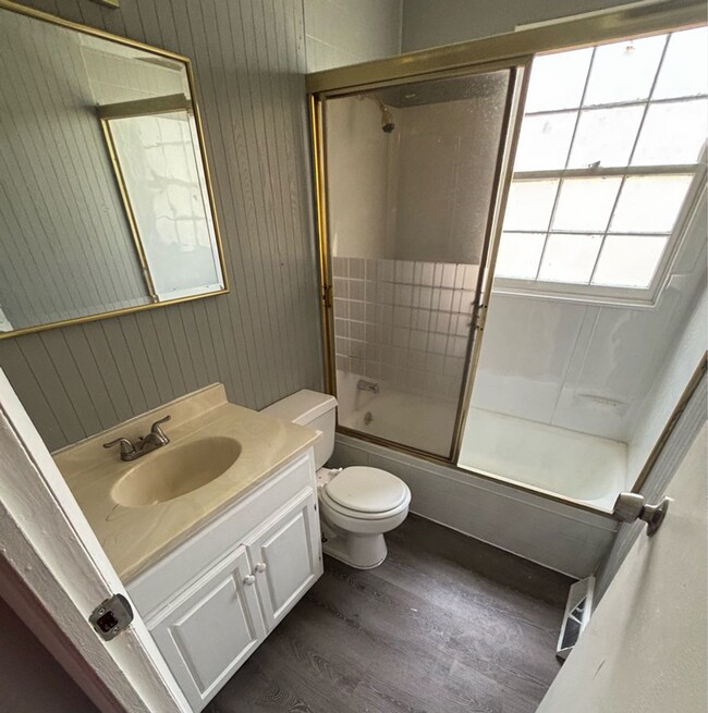 Building Photo - LIMITED TIME**NO APPLICATION FEE**1/2 OFF ...