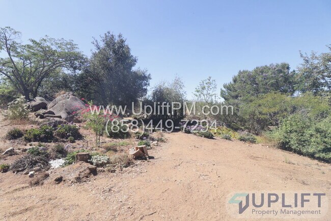 Building Photo - 15436 Las Manzanitas Rd