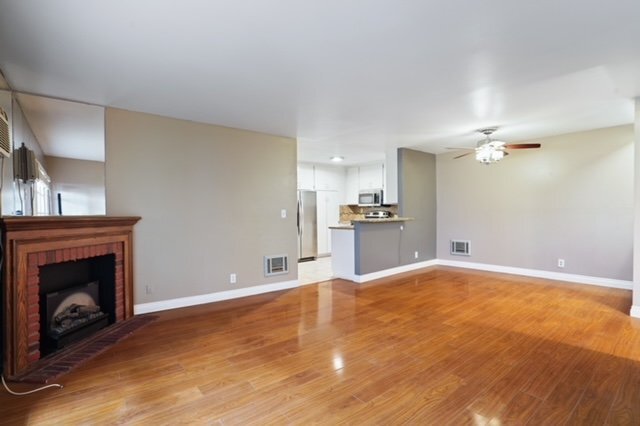 Building Photo - 2 Bed / 2 Bath in Old Town Pasadena