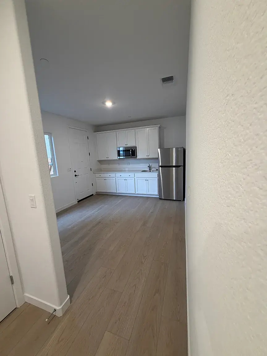 Building Photo - 1715 Sandoval Dr