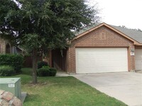 Building Photo - 2409 Ravenwood Ct