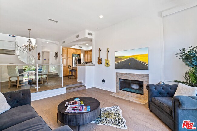 Building Photo - 6450 Lunita Rd