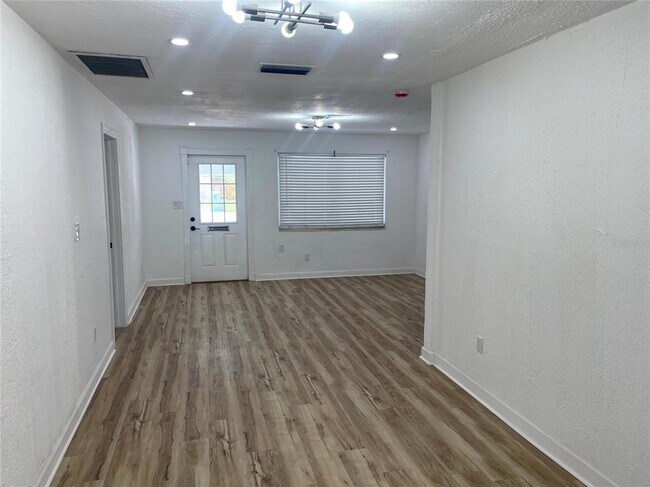 Building Photo - 3717 Belmont Blvd