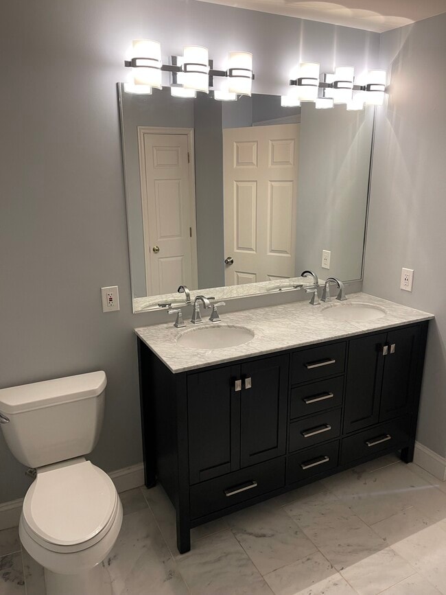 Building Photo - 14268 Town Commons Way