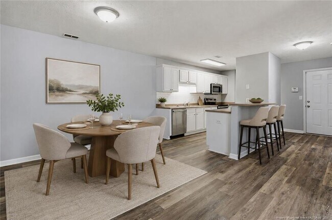 Building Photo - 401 Meadowland Ct