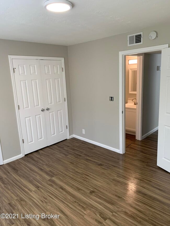 Building Photo - 2709 Grinstead Dr
