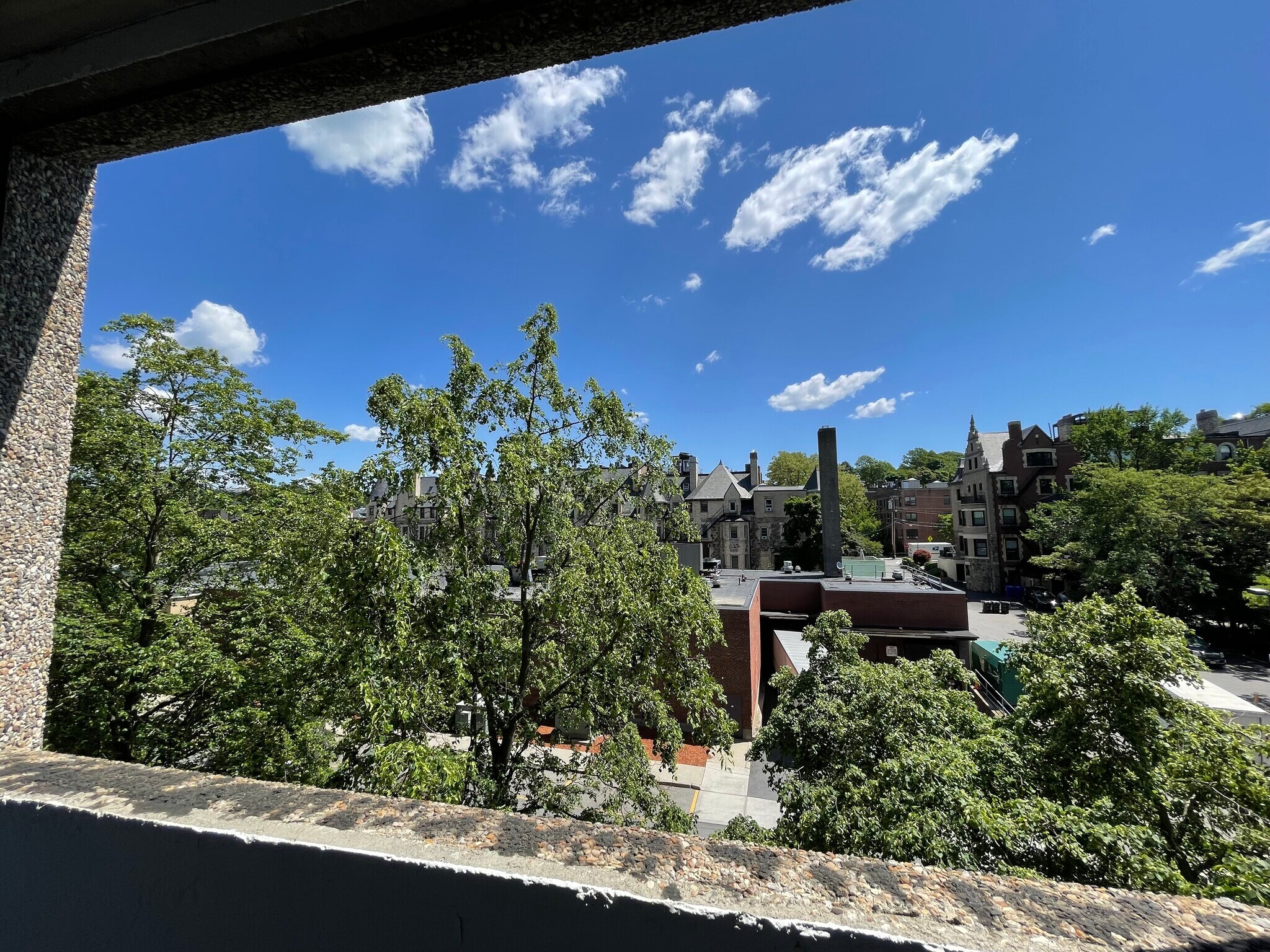 Building Photo - 1731 Beacon St