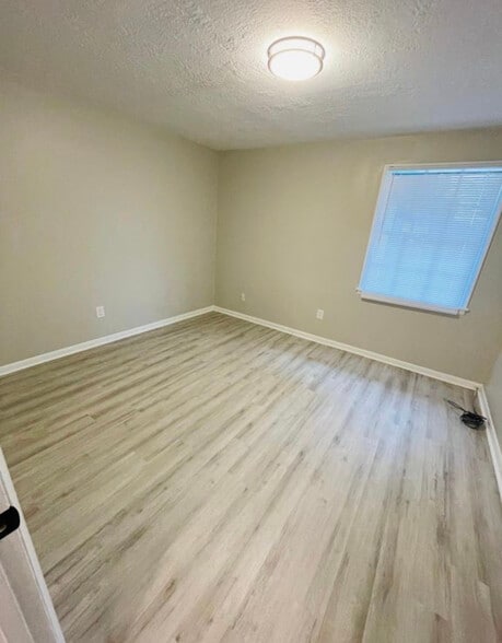 Building Photo - 2839 Lumpkin Rd