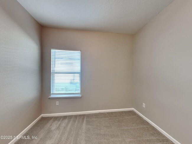 Building Photo - 164 Bloomfield Wy