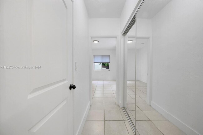 Building Photo - 550 NE 82nd Terrace