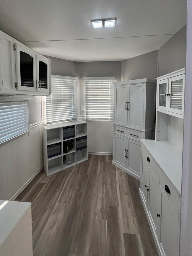 Building Photo - 6501 SE 55th Ln