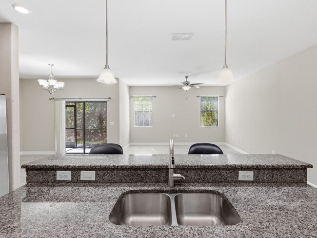 Building Photo - Stunning 3 BR + LOFT/2.5 BA /2-Car Garage townhome in the highly desirable GATED community of Hid...