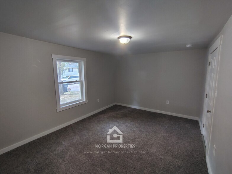 Building Photo - 2208 Hendricks St