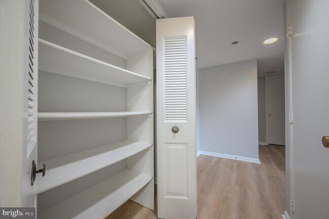 Building Photo - 3713 S George Mason Dr