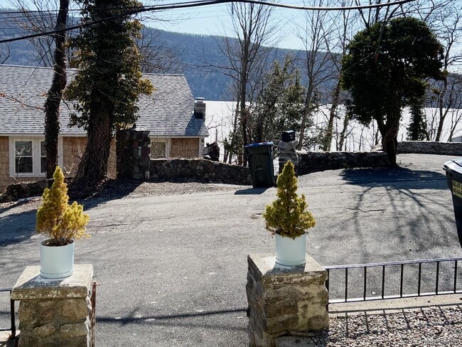 Building Photo - 63 Lake Trail