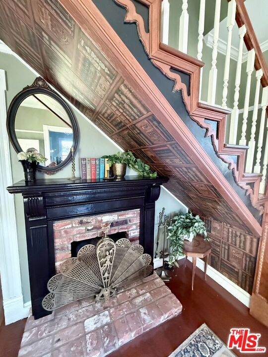 Building Photo - 370 Main St