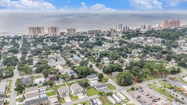 Building Photo - 1911 Madison Dr