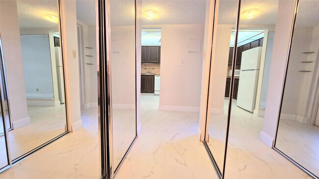 Building Photo - 8421 Lagos De Campo Blvd