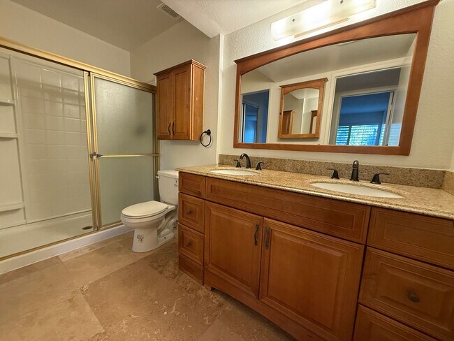 Building Photo - 4-Bedroom Plus Bonus Room Home with Golf C...