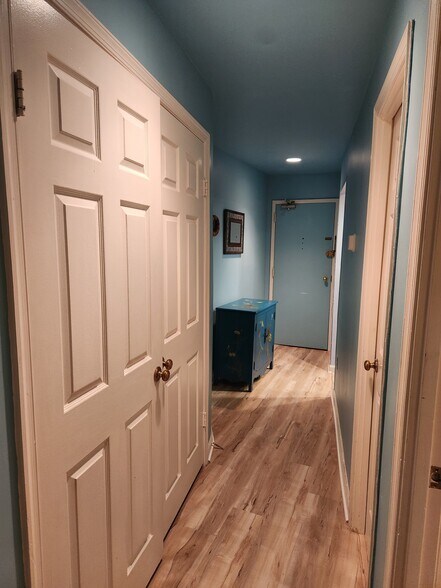 Entrance hallways contains coat closet. - 1737 P St NW