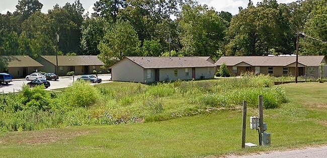 Building Photo - 1701 S Jones St