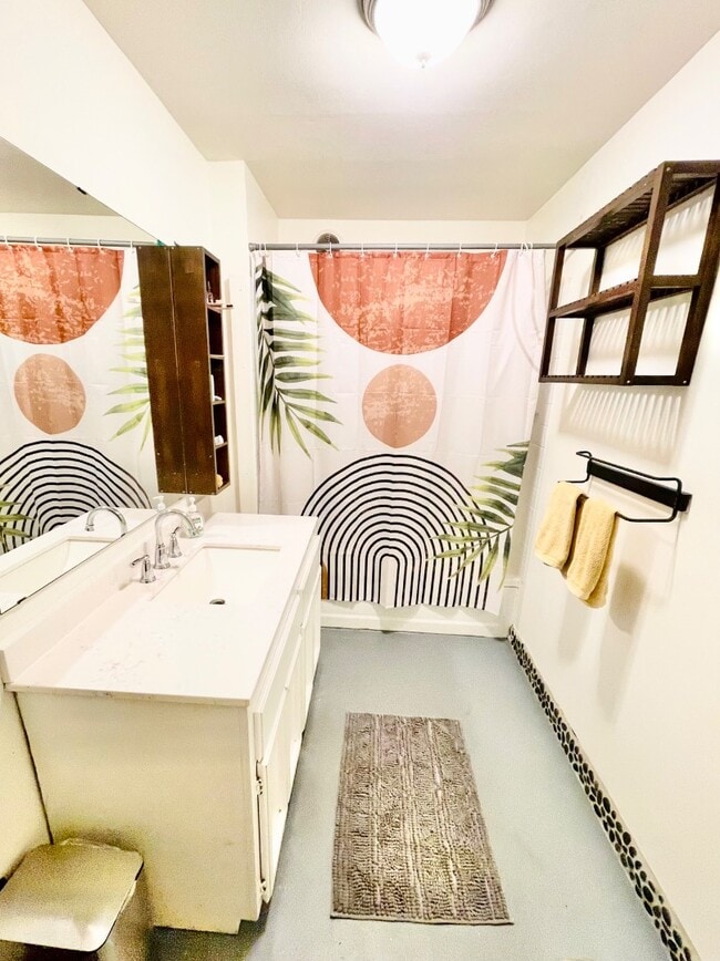 Building Photo - 4706 NE 15th Ave