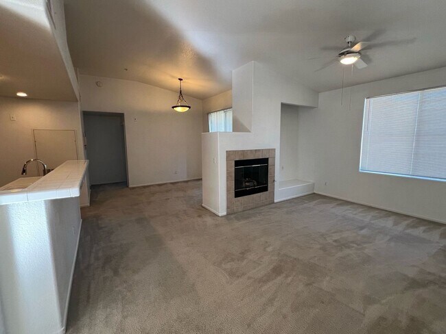 Building Photo - Summerlin - Gated - off Town Center