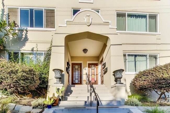 Building Photo - 16 Yosemite Ave