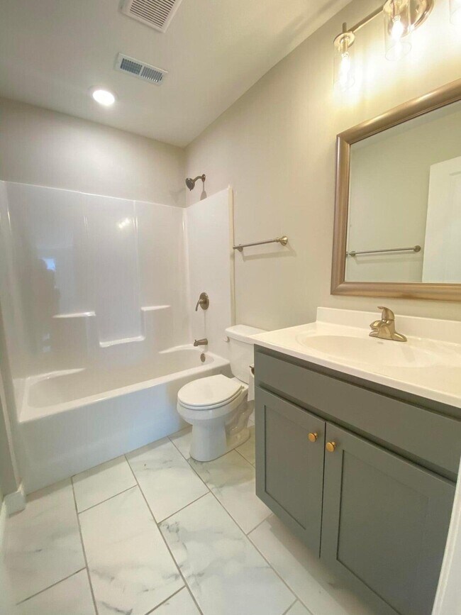 Building Photo - 6030 S Hummingbird Ln