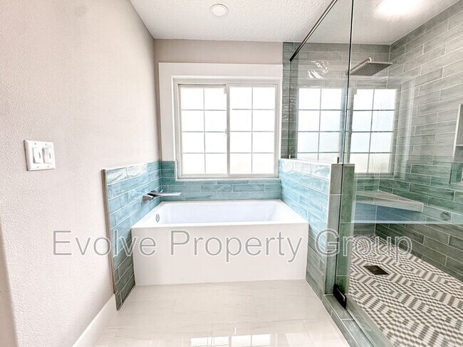 Building Photo - 470 Lambert Ave