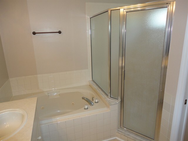 Building Photo - 17637 Esprit Dr