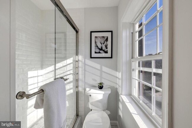 Building Photo - 4940 Bradley Blvd