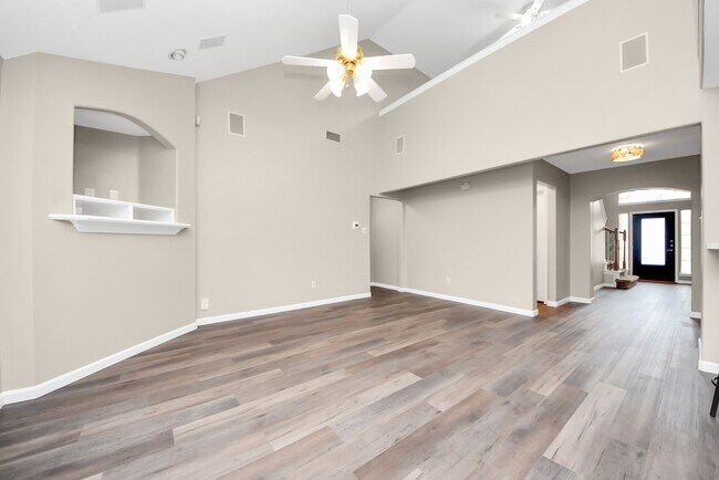 Building Photo - 1802 Whispering Forest Dr