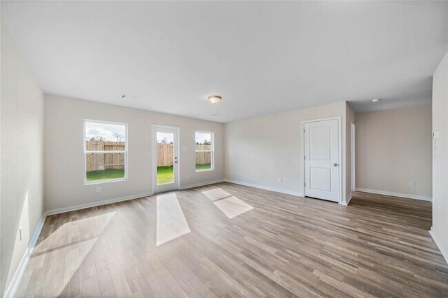 Building Photo - 15528 Briar Forest Dr