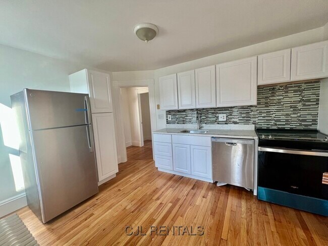 Building Photo - 50 Pond St