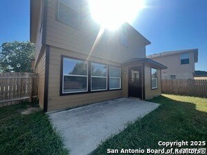Building Photo - 2221 Lakeline Dr