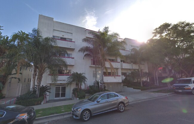 Building Photo - 10630 Wilkins Ave