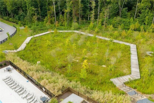 Building Photo - 102 Pinecone Pkwy
