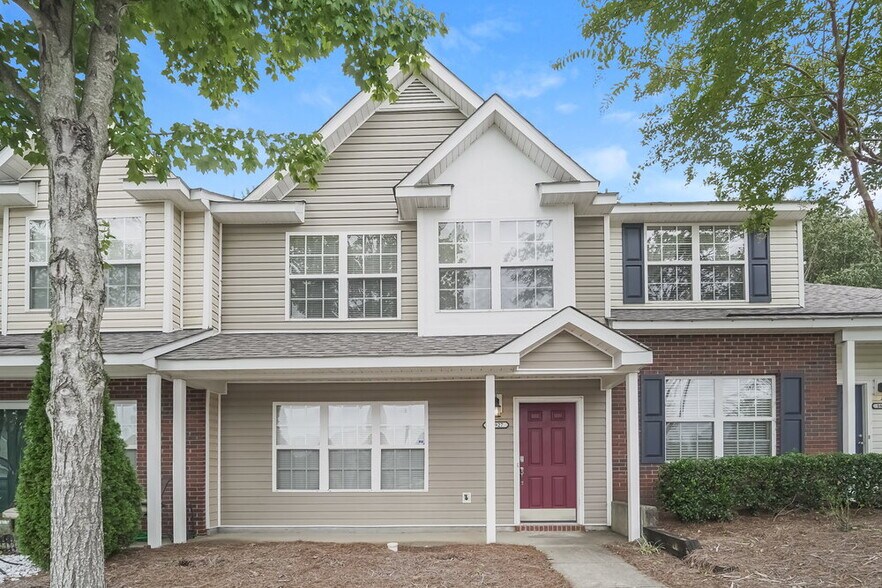 Primary Photo - 16927 Greenlawn Hills Ct