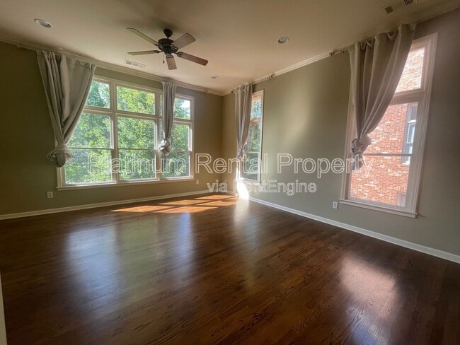 Building Photo - 1460 Wembley Ct NE