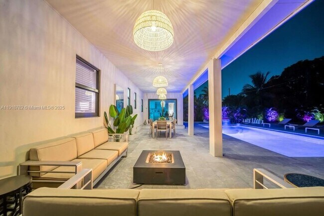 Building Photo - 305 NW 124th St