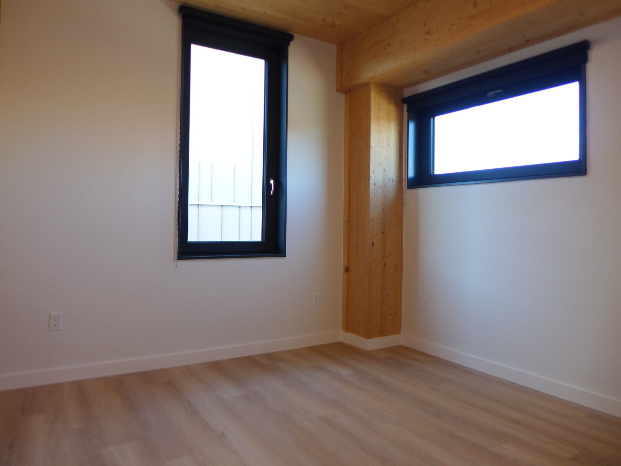 Building Photo - 47 Thorndike St