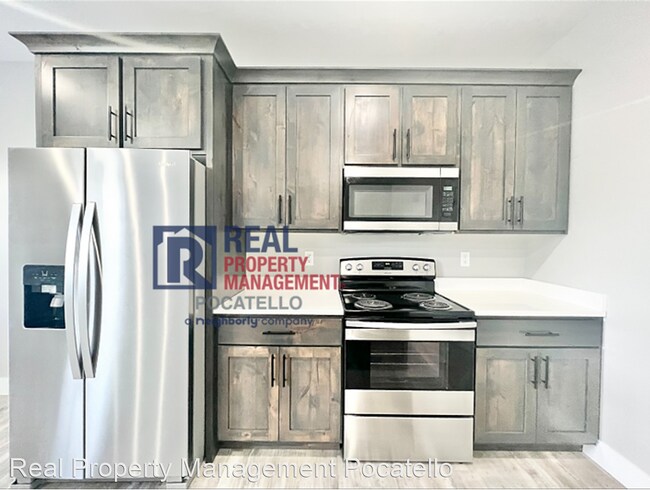 Building Photo - 3 br, 2.5 bath House - 189 Park Lawn #7