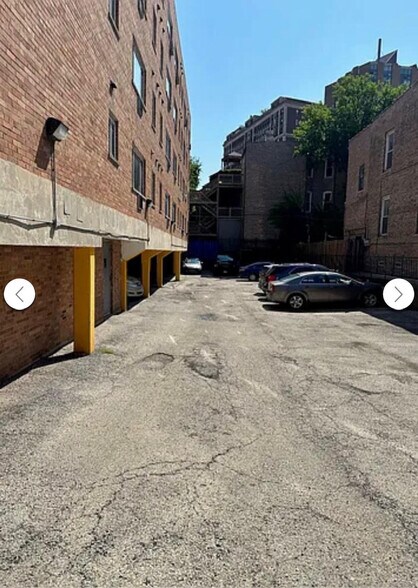 Building Photo - 3825 N Pine Grove Ave