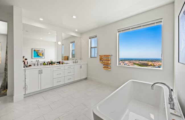 Building Photo - 135 Oakstone