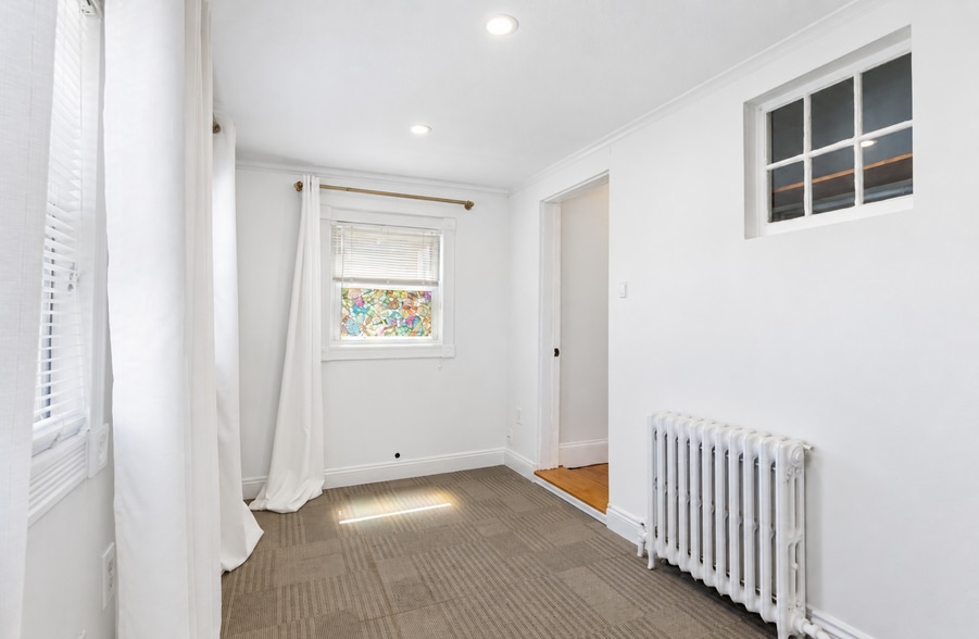 Building Photo - 241 Beech St