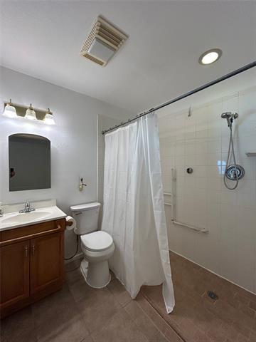 Building Photo - 720 Sandell Dr