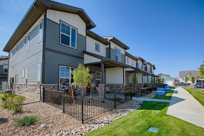 Building Photo - 822 Mangold Ln